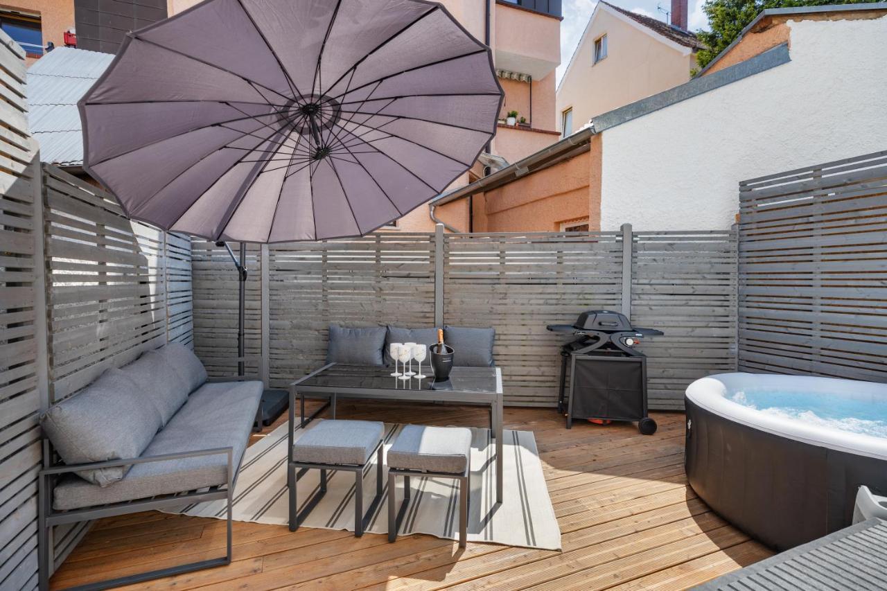 Terrace Apartment With 5 Rooms, Whirlpool And Bbq Augsburg Exterior foto